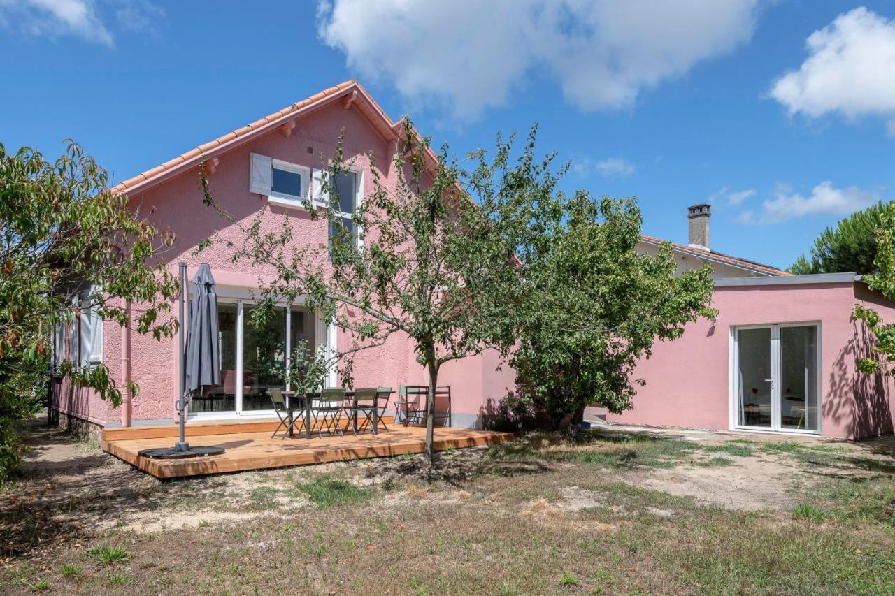 Hébergement de vacances Maison Moderne Avec Jardin Pour 8 A *